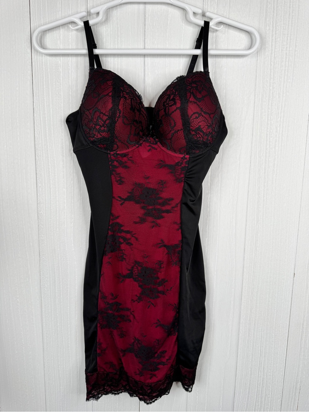 Marylin Monroe Intimates Lace-Trim Burgundy & Black Chemise with Built-In Cups